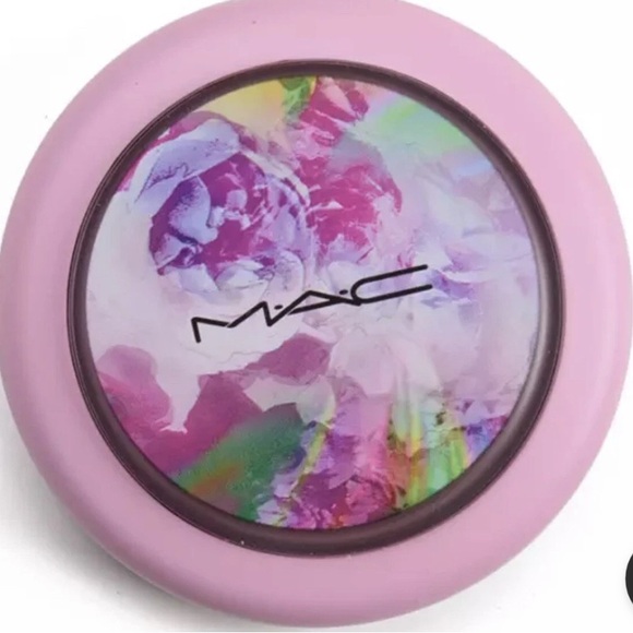 MAC Extra Dimension Skinfinish in “Fleur” NIB - Discontinued - Picture 3 of 3